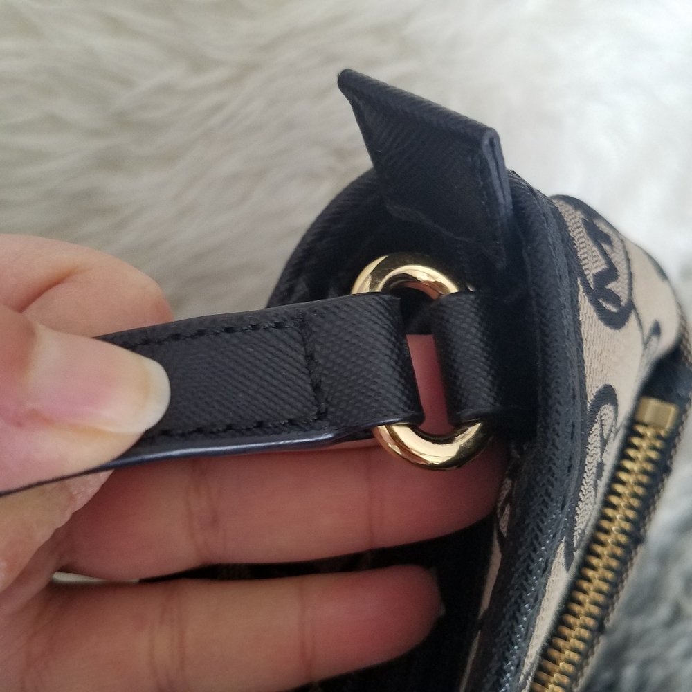 MICHAEL KORS Monogram Signature Large Pocket Crossbody Bag Black NWOT - Picture 12 of 15